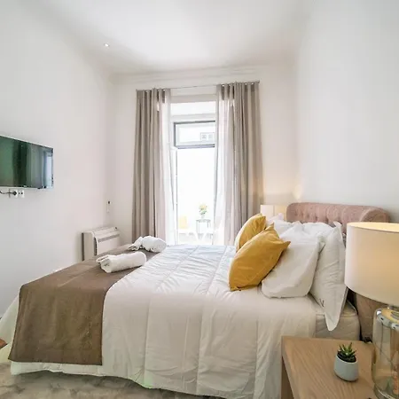 Alfama Luxury Lofts 4*