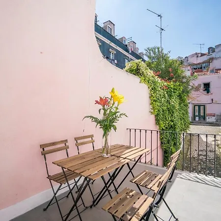 Alfama Luxury Lofts 4*