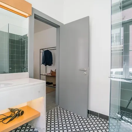 Alfama Luxury Lofts 4*